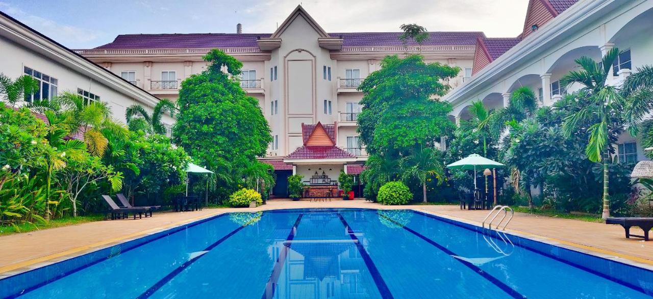 Glorious Hotel Kâmpóng Thum Extérieur photo