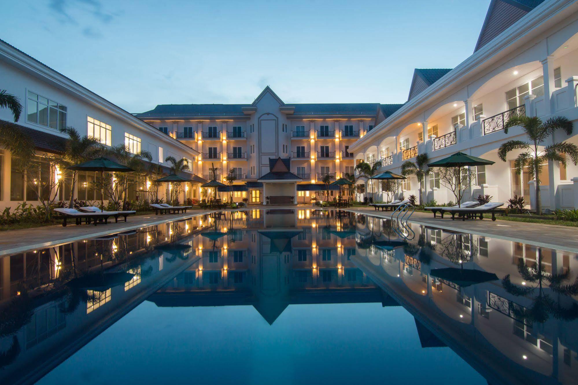 Glorious Hotel Kâmpóng Thum Extérieur photo